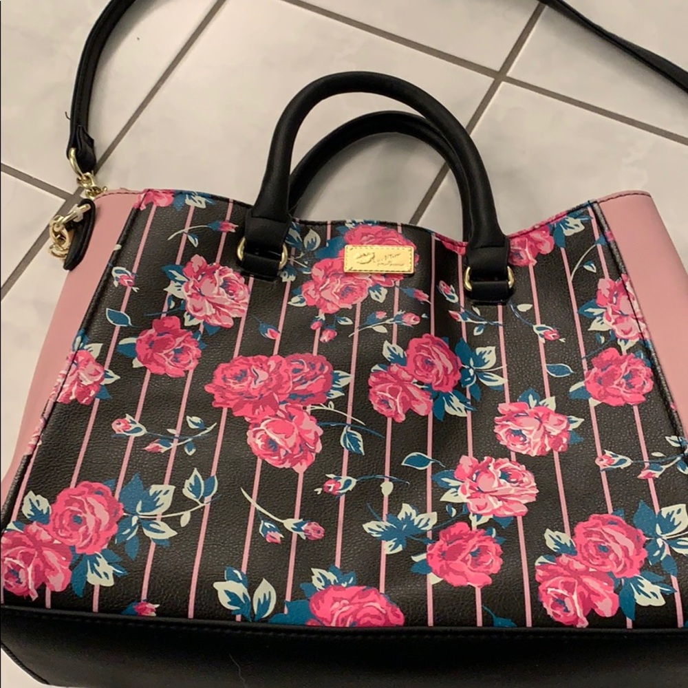 NWOT Luv Betsey Flowered purse